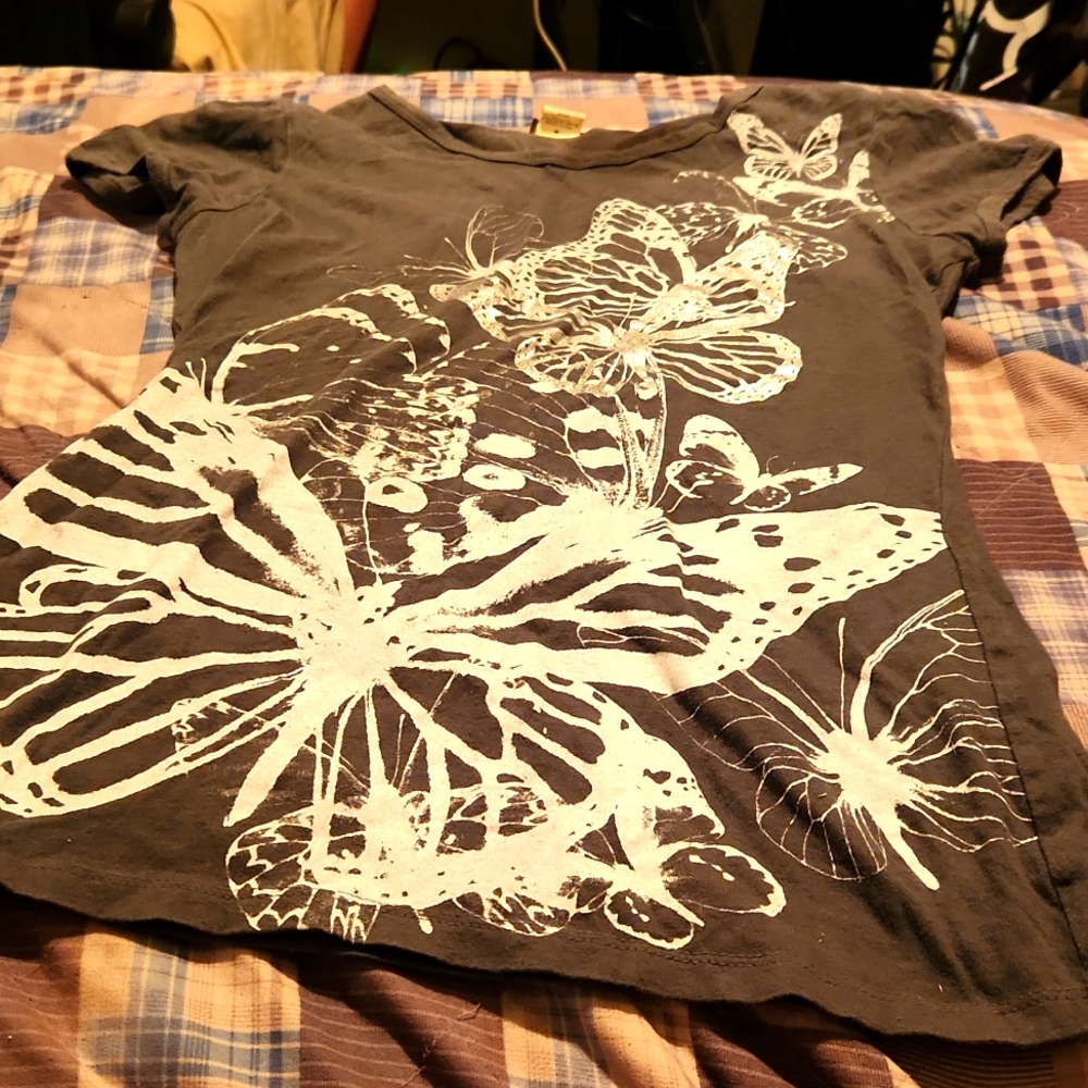 Beautiful butterfly shirt 👕